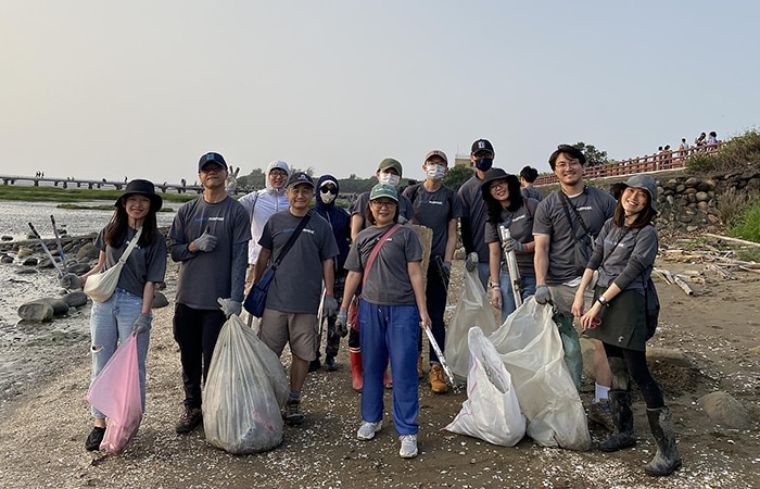 Taiwan, beach cleanup